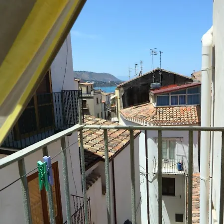 Terrazza Vittorio * チェファル