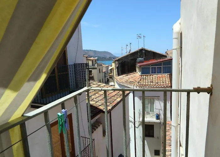 Terrazza Vittorio * チェファル